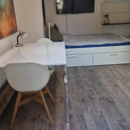 Wohlfühloase - Zimmer, - Im Herzen Starnbergs Habitación en casa particular