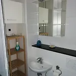Wohlfühloase - Zimmer, - Im Herzen Starnbergs Privatunterkunft