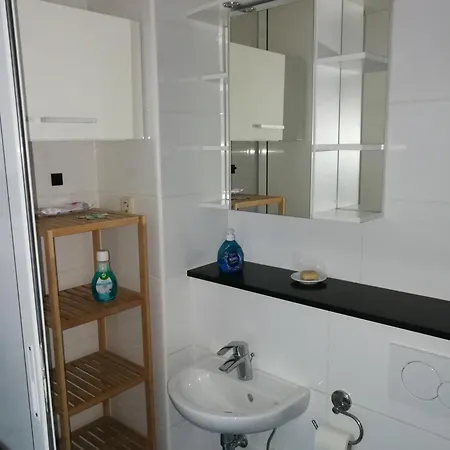 Wohlfuehloase - Zimmer, - Im Herzen Starnbergs Ubytování v soukromí